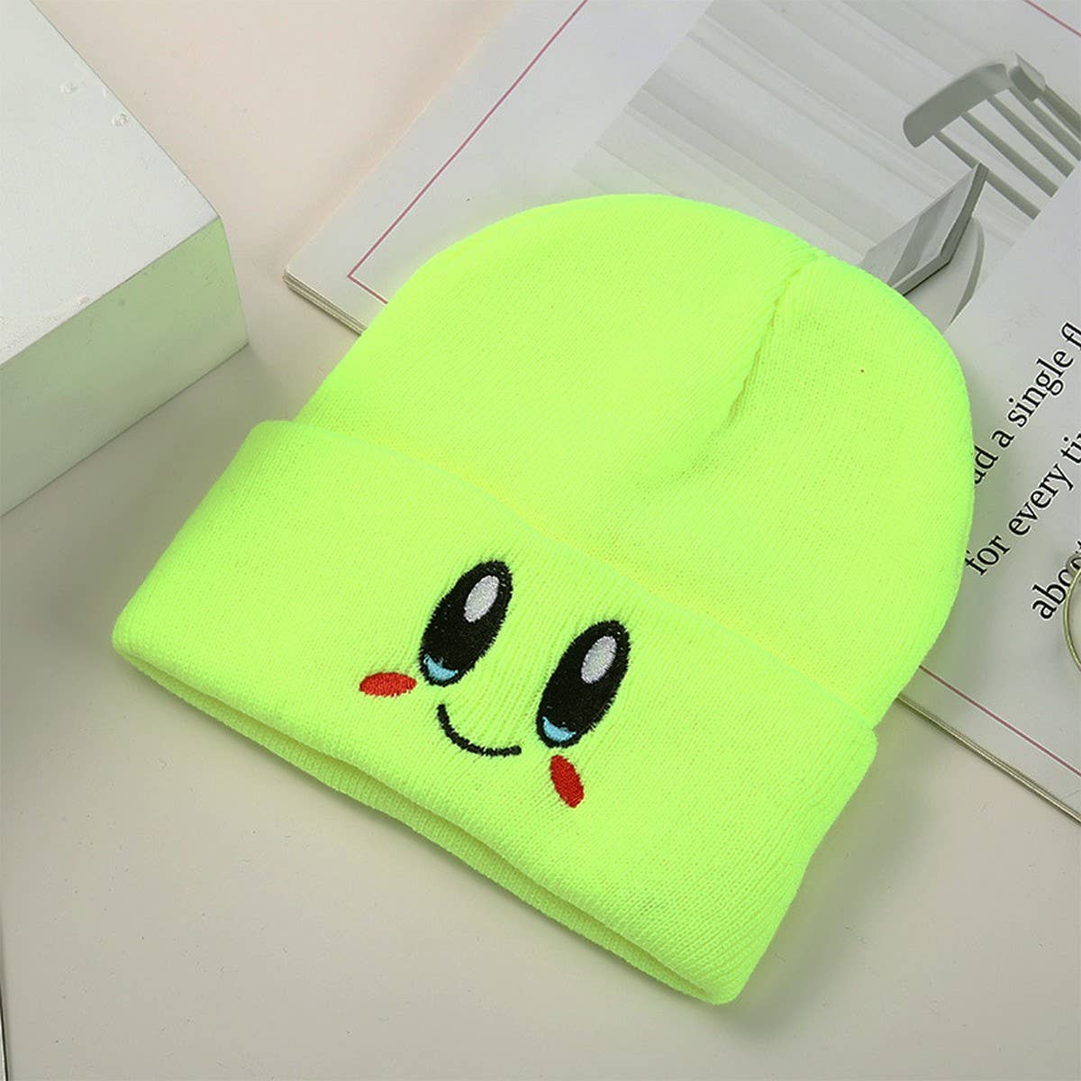 CWAH04353_PINK KIRBY SMILEY KNIT BEANIE