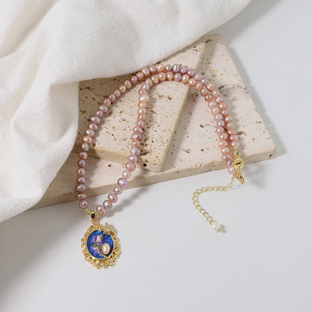 VINTAGE NATURAL FRESHWATER PEARL NECKLACE