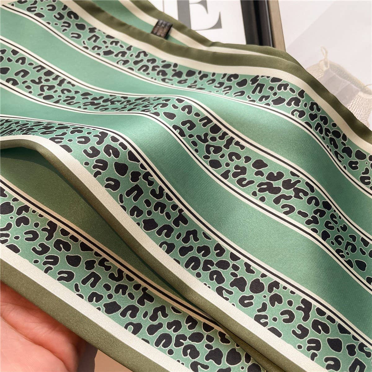 FASHIONABLE AND VERSATILE DOUBLE-LAYER HEAD SCARF_CWASC1513