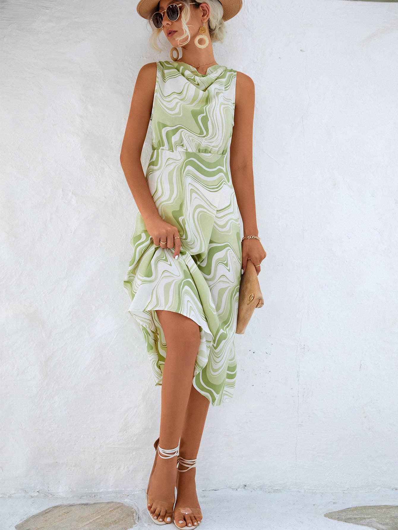 Sleeveless dress with swing collar and waist