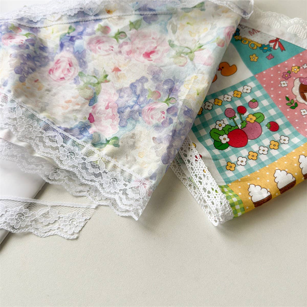 CARTOON CUTE FLOWER PATTERN TRIANGLE HEADSCARF_CWAHA1358