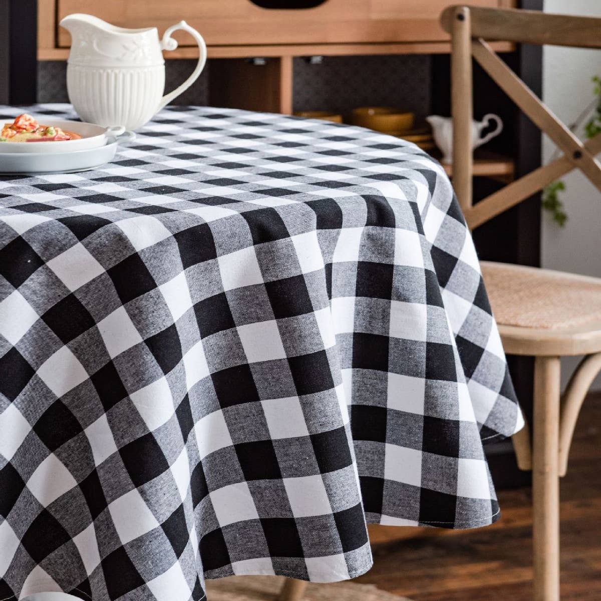ROUND COTTON AND LINEN PLAID TABLECLOTH