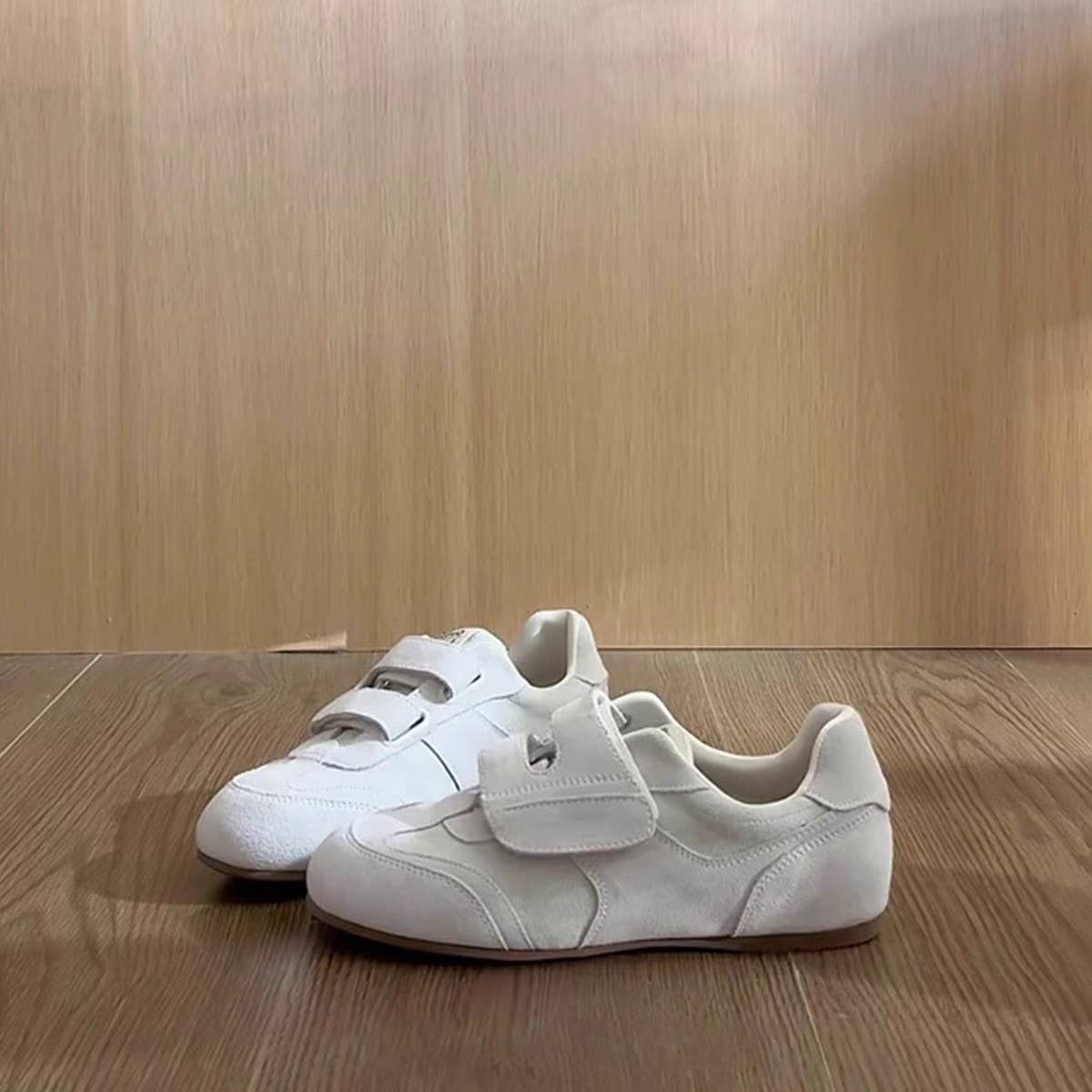 Retro Velcro Flat Shoes with Round Toe