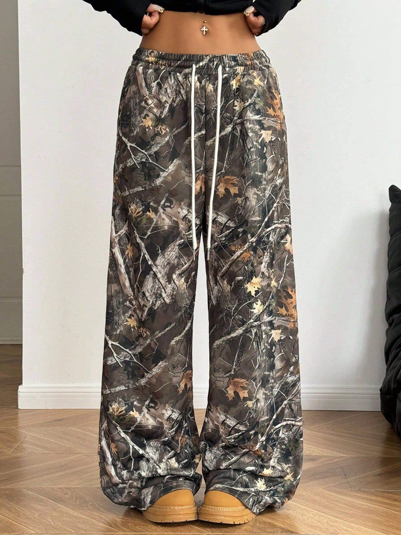 FASHION STRETCH WAIST CAMO PRINT MOPPING PANTS