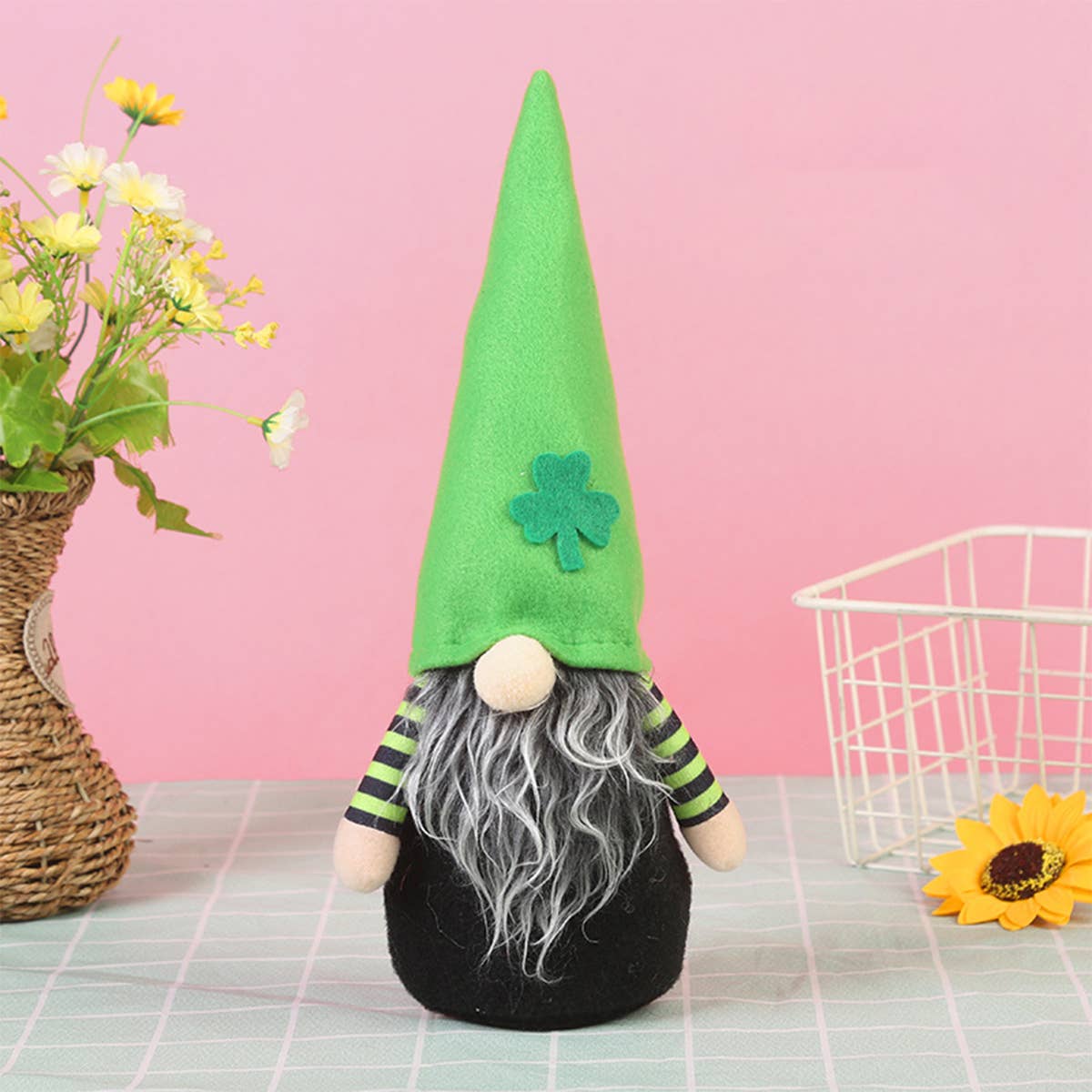 CWMM9483_ST. PATRICK'S DAY FACELESS OLD MAN ORNAMENT