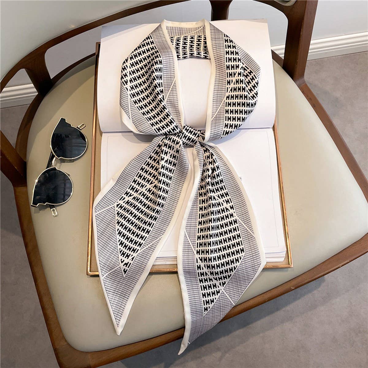 LETTER PRINT DOUBLE LAYER  HEAD SCARF