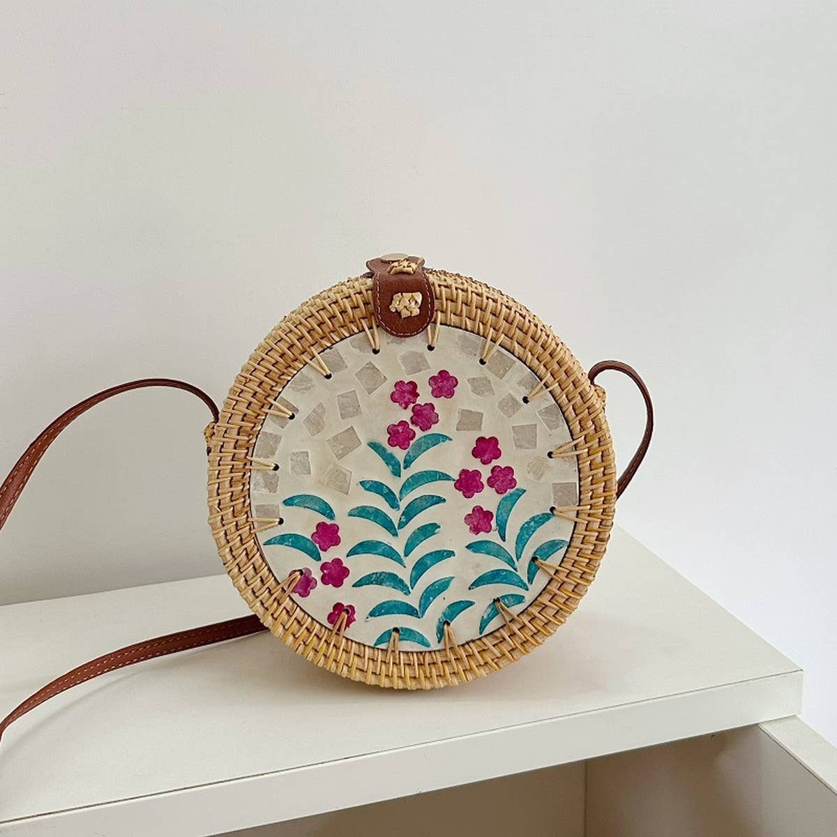 WOVEN COLORFUL SHELL SHOULDER CROSSBODY BAG_CWMM4546