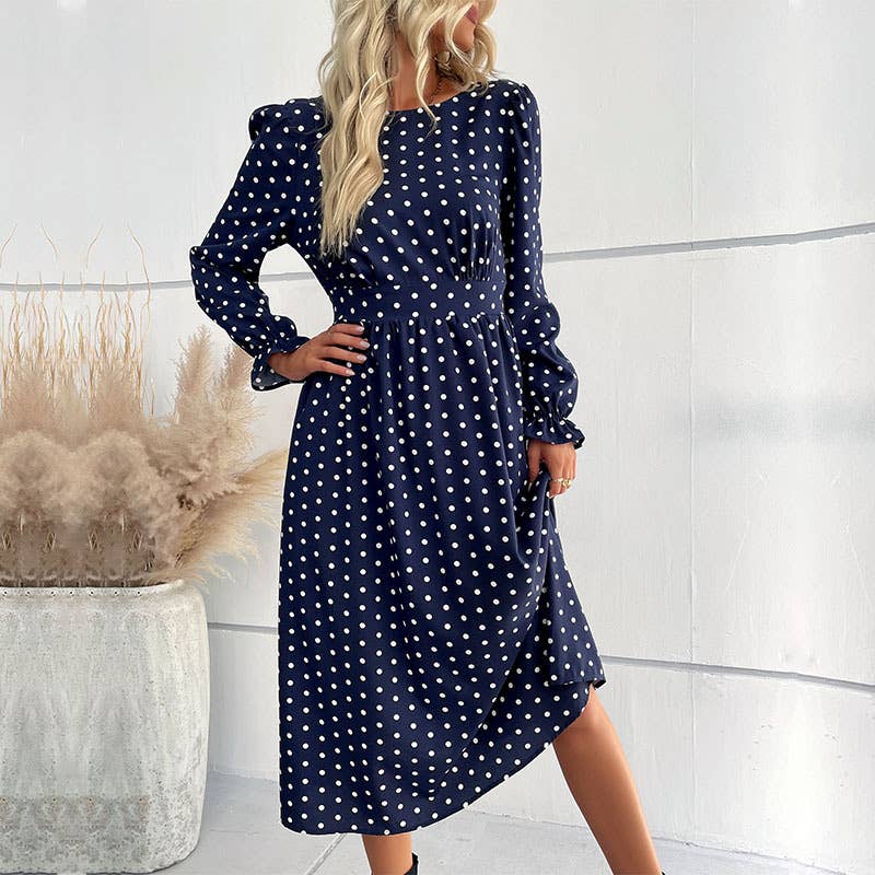Polka dot dress with round neck and waist