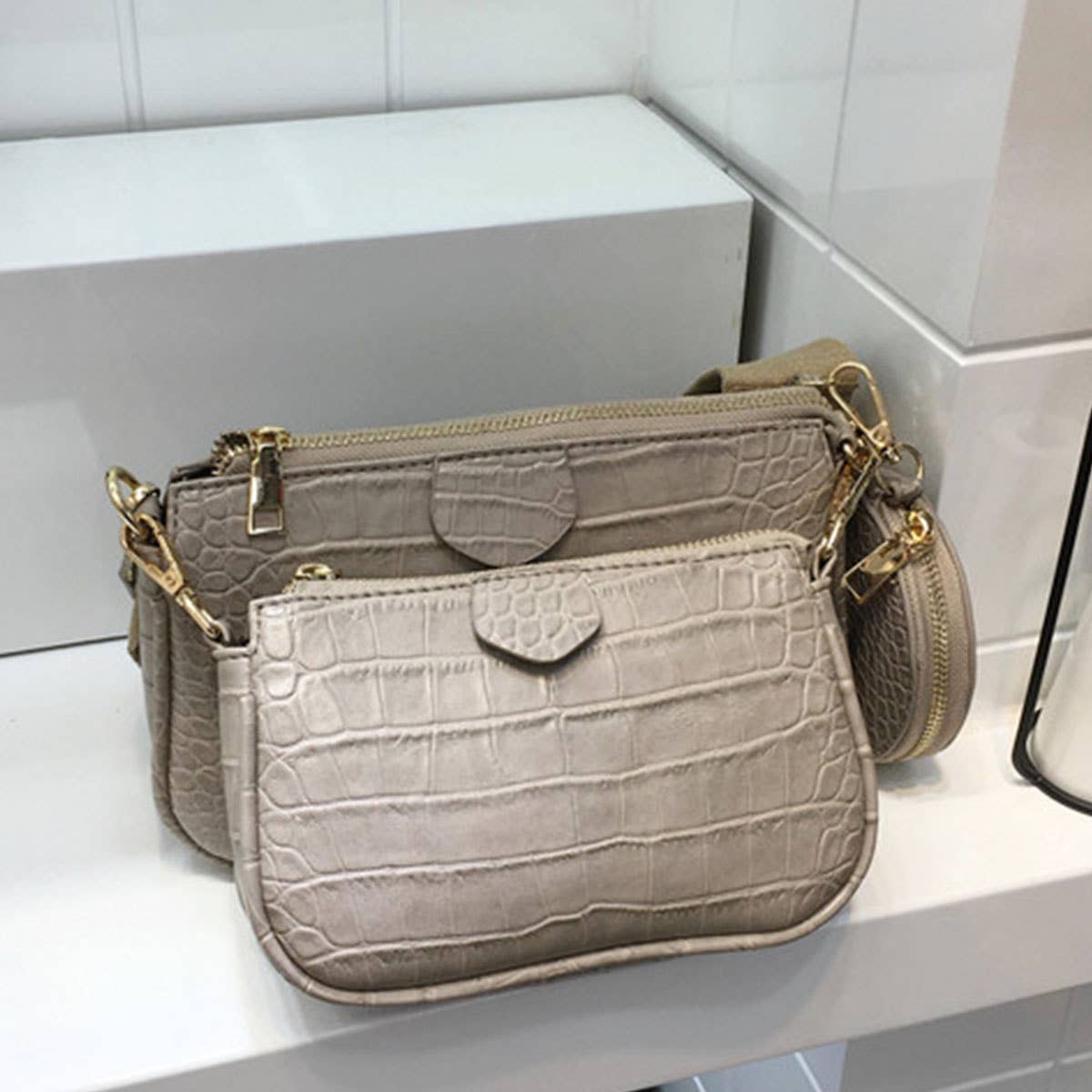 Crocodile-patterned PU small shoulder bag