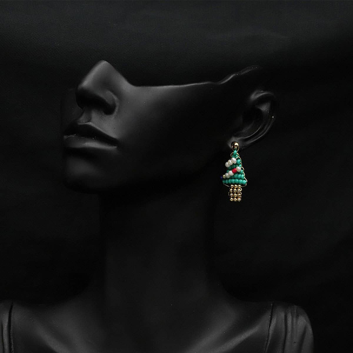 CHRISTMAS COLLECTION NATURAL PEARL EARRINGS