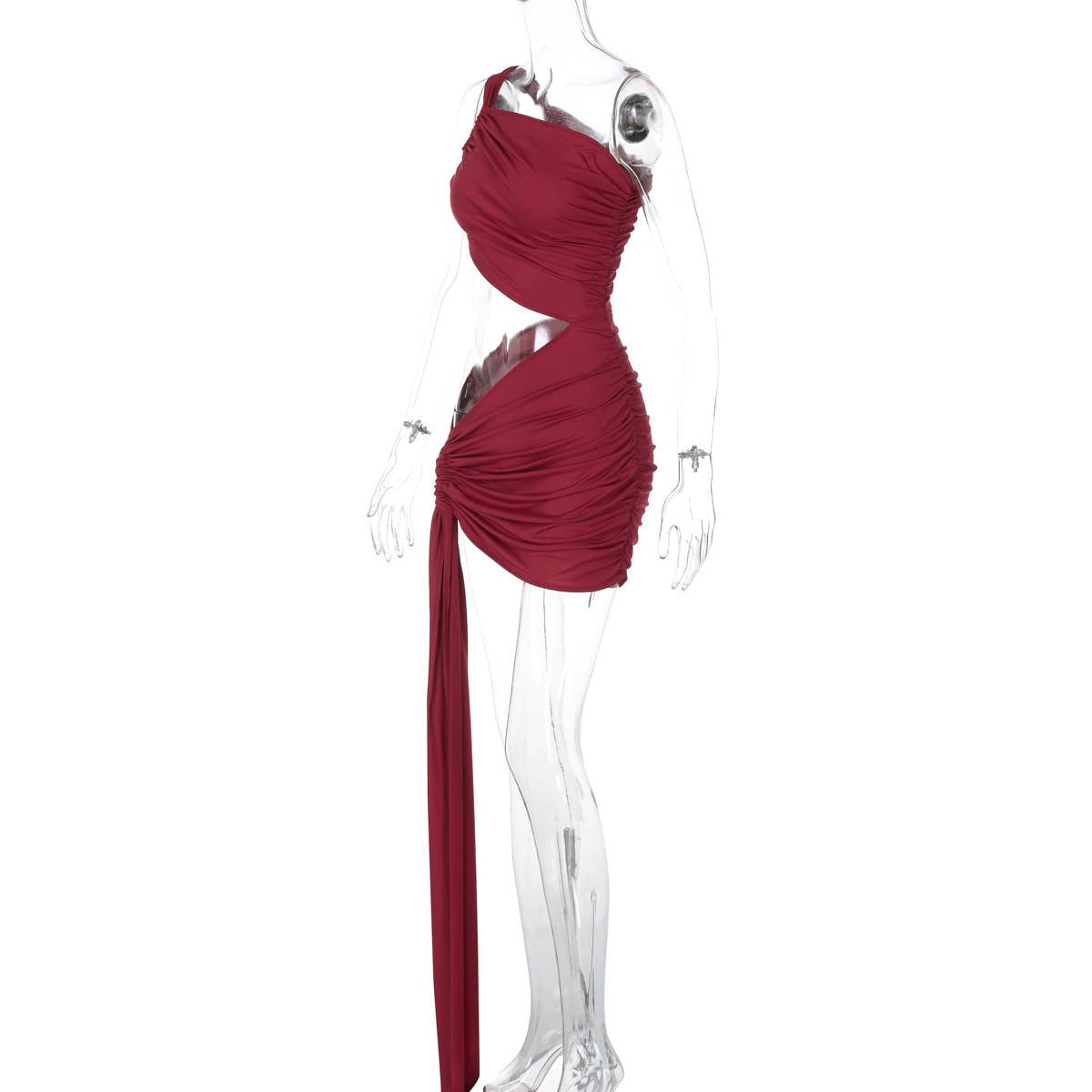 One-shoulder ribbon dress covers the buttocks
