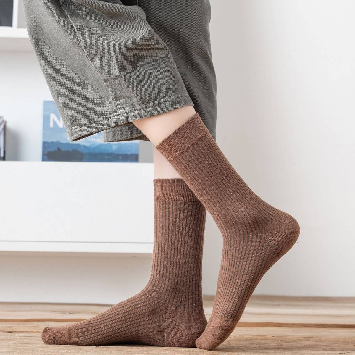 AUTUMN AND WINTER NEW ARRIVALS MID-CALF SOCKS_CWMS0898