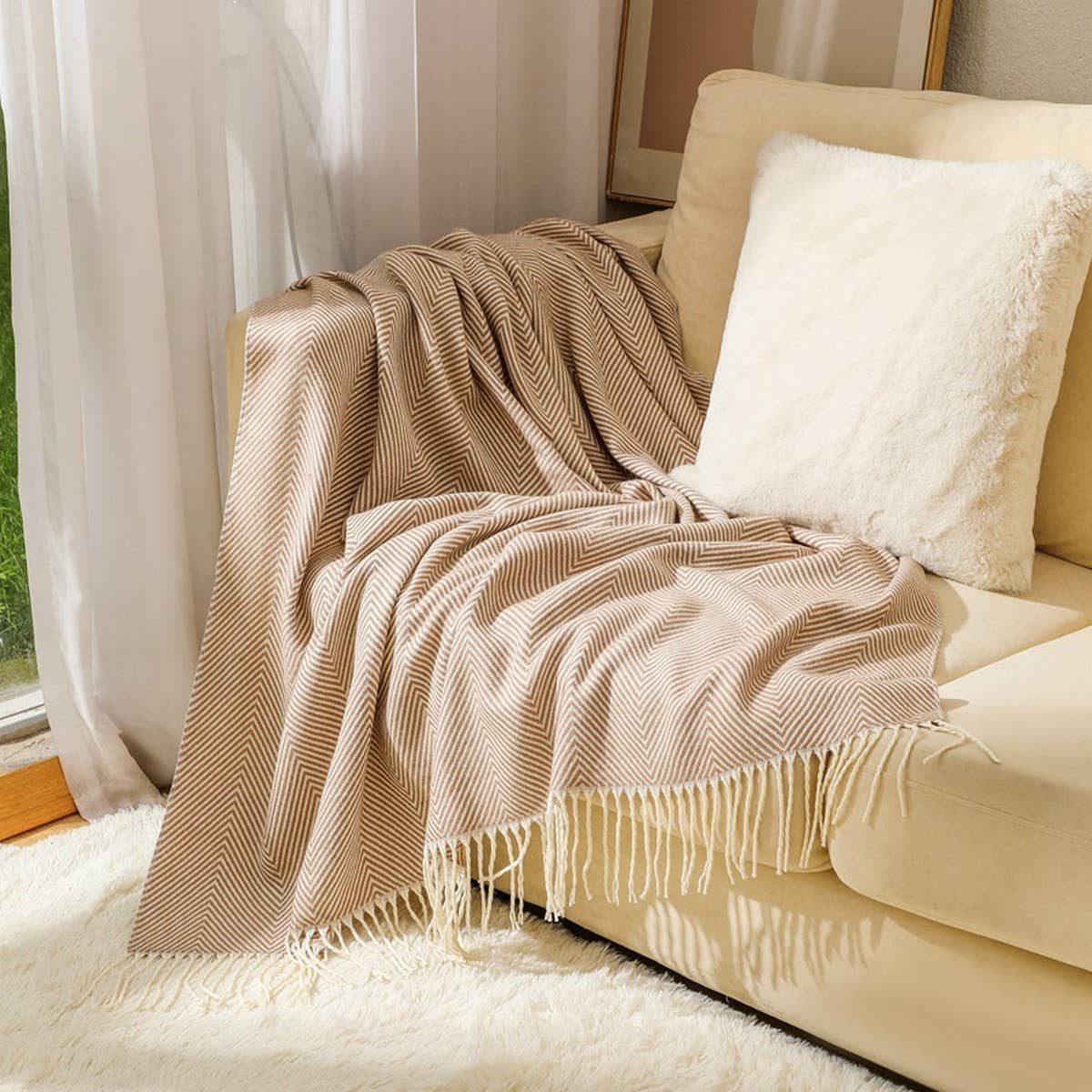 LIGHTWEIGHT COZY WOVEN BLANKET WITH TASSELS
