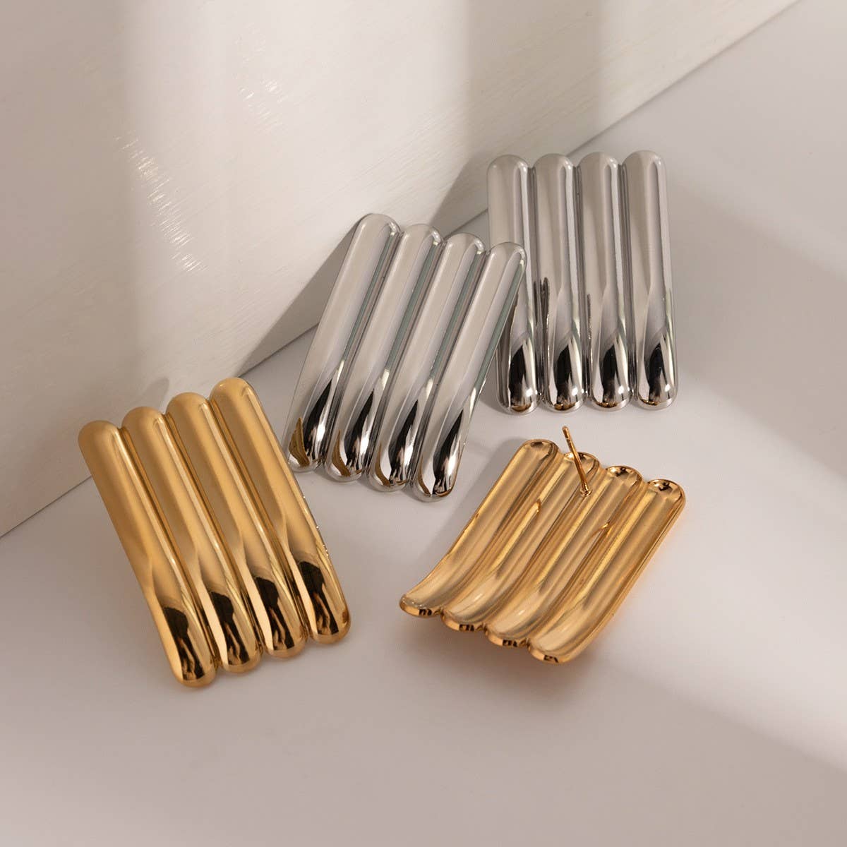 SIMPLE PERSONALITY HIGH-END 18K GOLD EARRINGS_CWMM2351