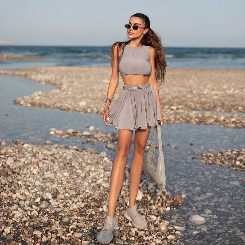 A casual short two-piece vest skirt set