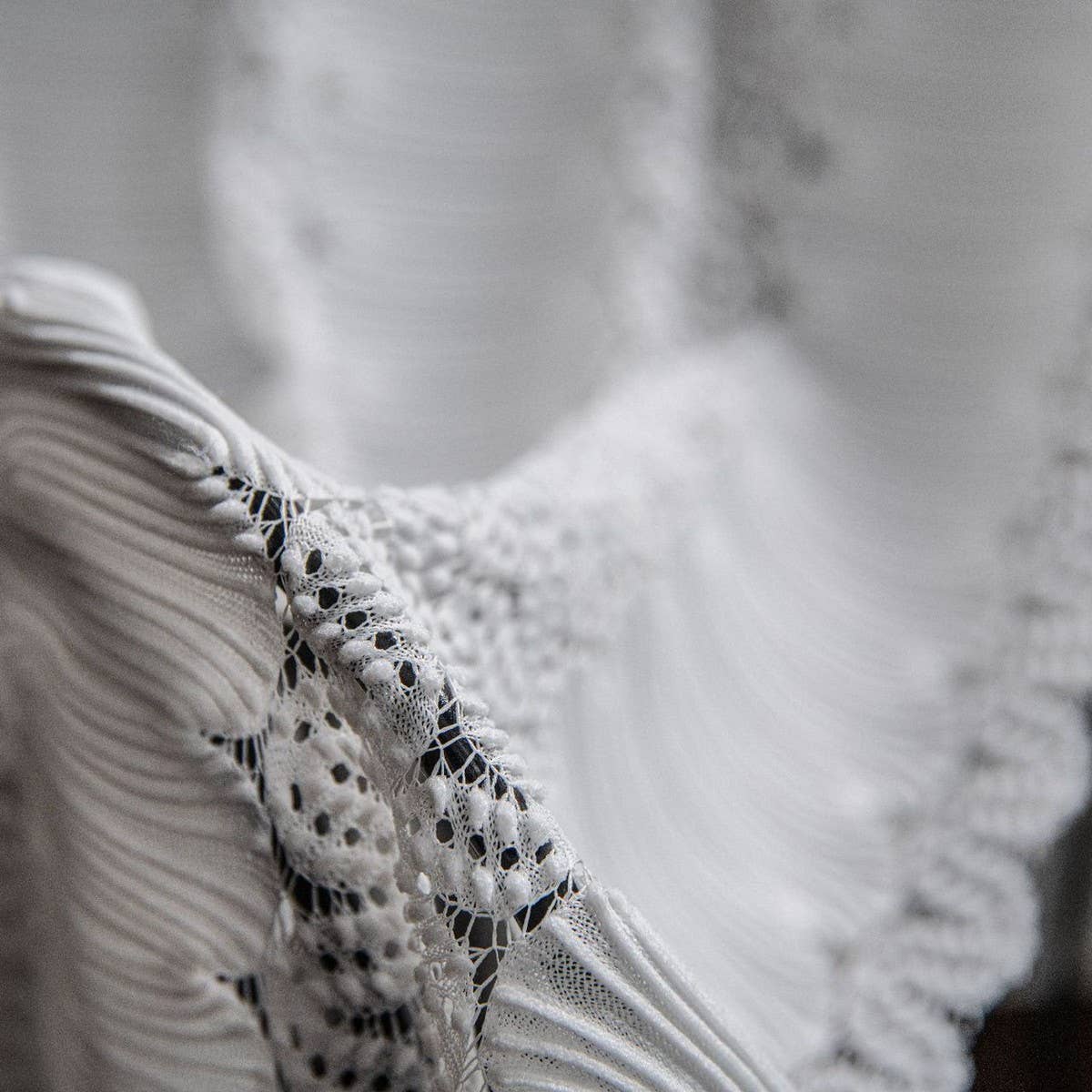 LACE HOLLOW WHITE TABLE DECORATION TABLECLOTH