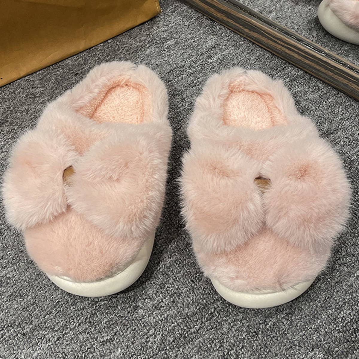 WOMEN  WINTER BOW  FLUFFY SLIPPERS_CWSHS0377