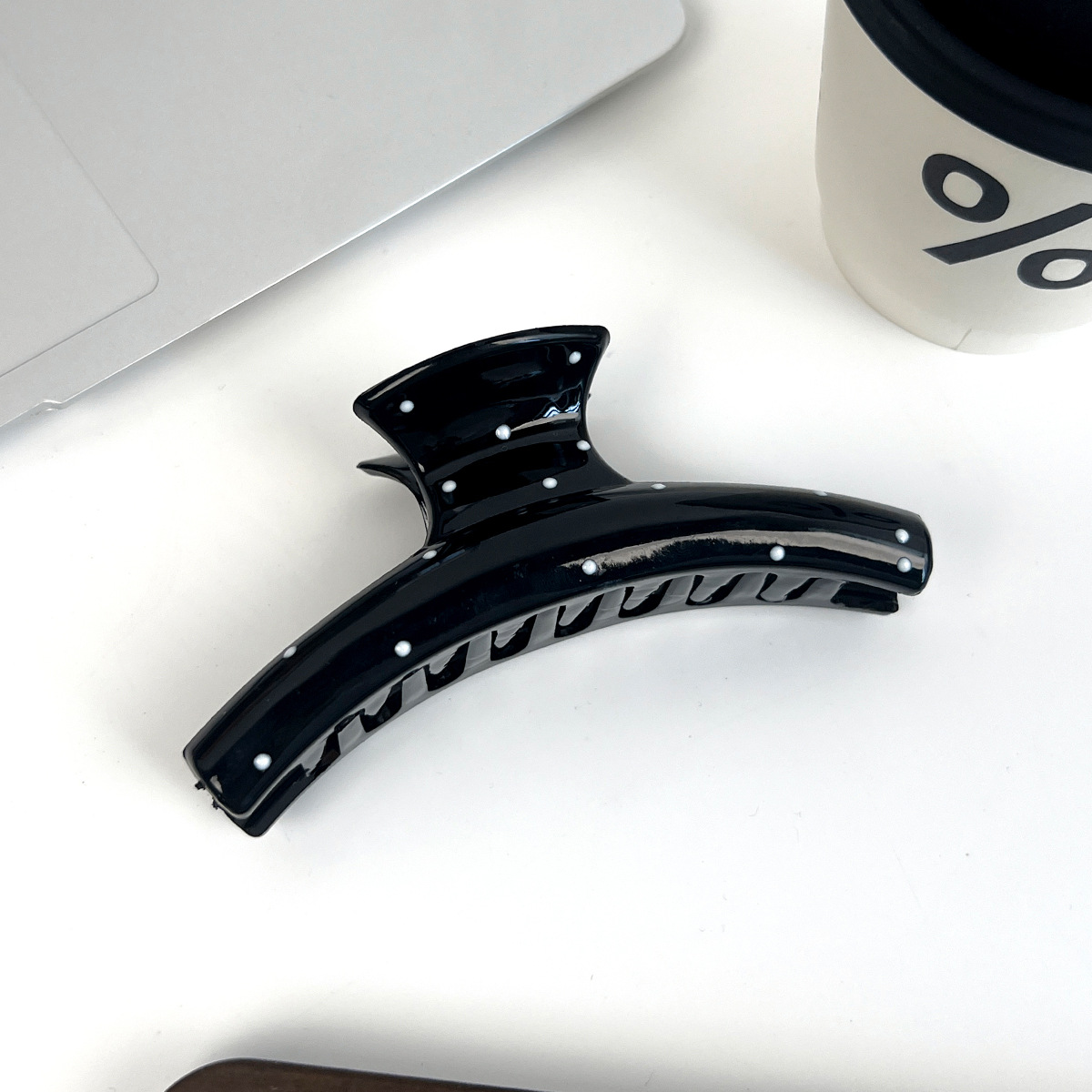 Polka Dot Hair Claw for Elegant Buns_CWAHA2066