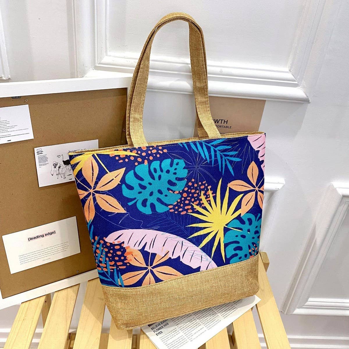 FASHIONABLE AND MINIMALIST CANVAS TOTE BAG_CWAB1671