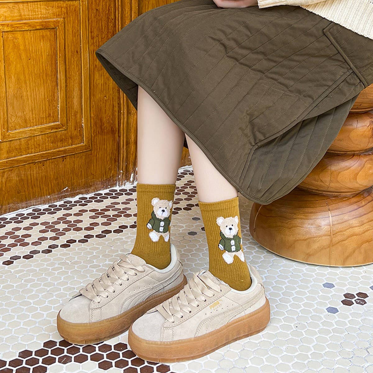 CUTE CARTOON BEAR WOMEN'S MID-LENGTH SOCKS