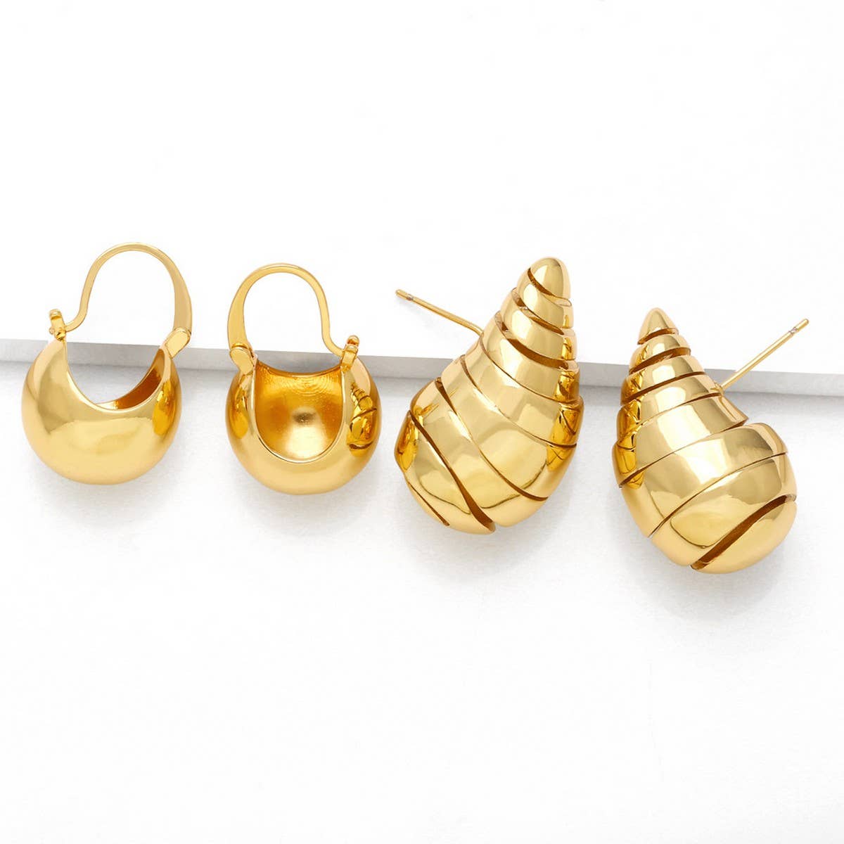 FASHIONABLE GOLD PLATED HOLLOW ROUND EARRINGS
