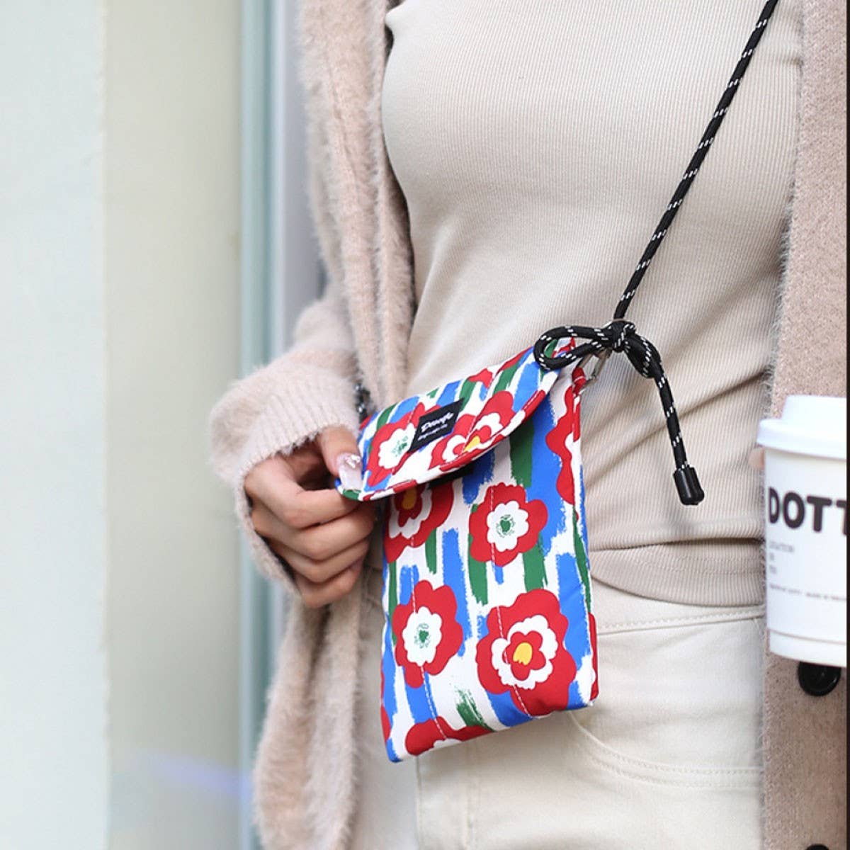 LIGHTWEIGHT MOBILE PHONE SMALL SATCHEL FOR LADIES_CWAB1816