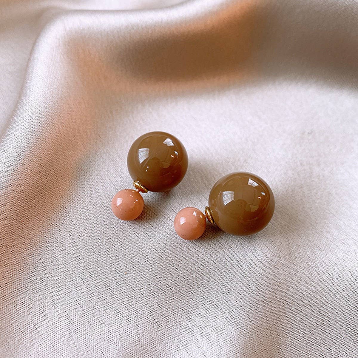 SWEET CANDY-COLORED BALL NICHE EARRINGS