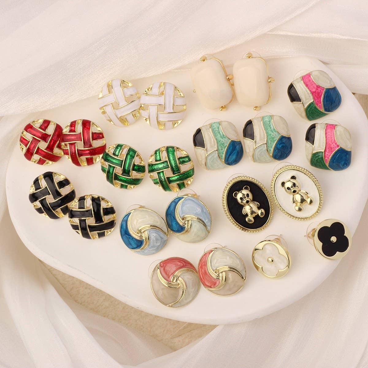 NEW SIMPLE HOLLOW GRID FOUR-LEAF EARRINGS