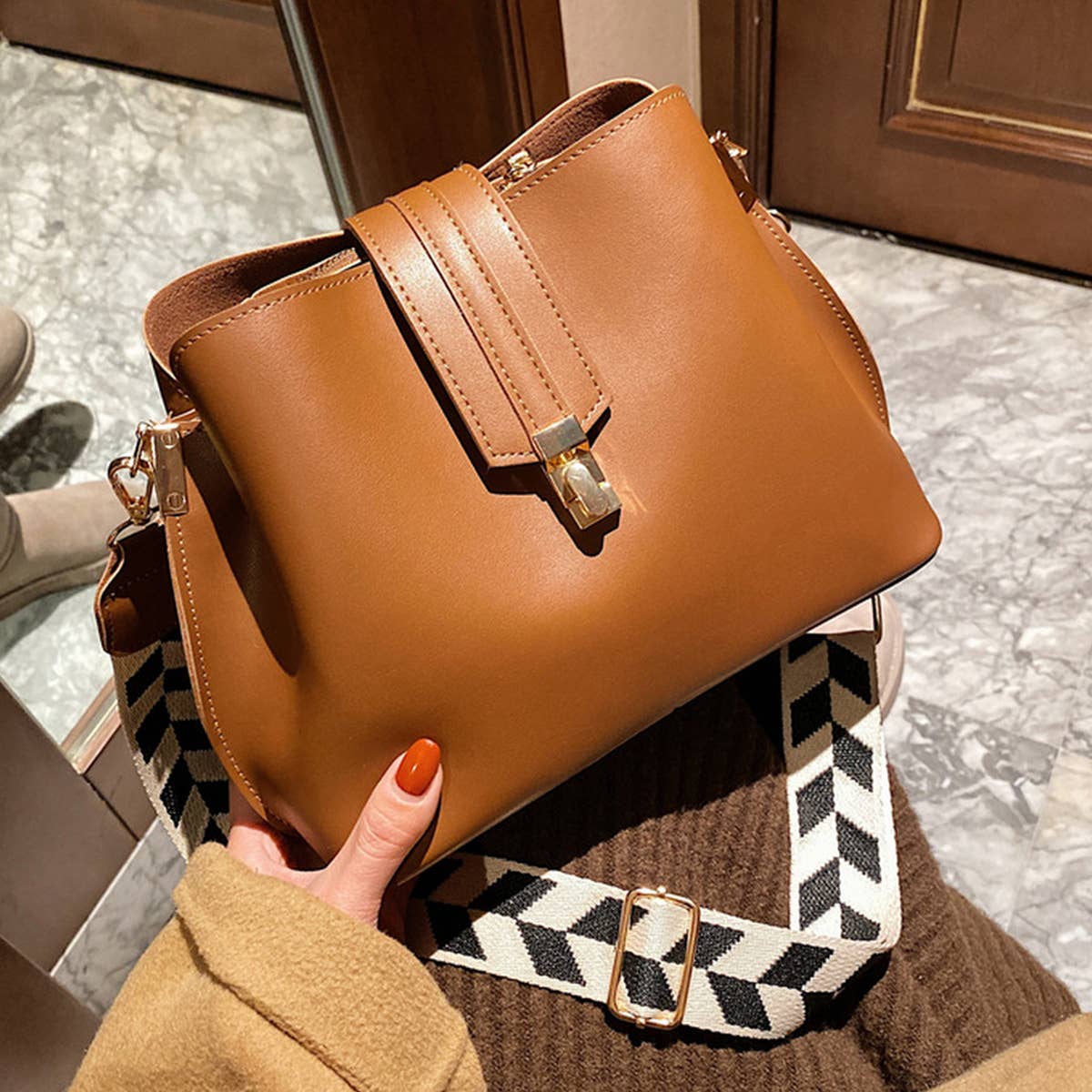 WOMEN RETRO SHOULDER BUCKET BAG_CWAB1552