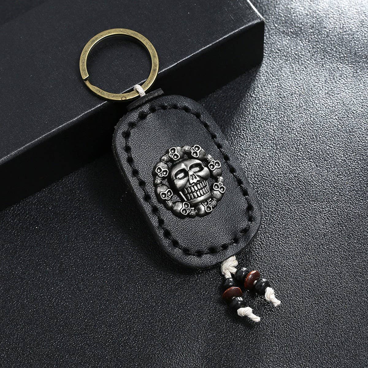 MEN'S DOUBLE SIDED SKULL CAR KEYCHAIN
