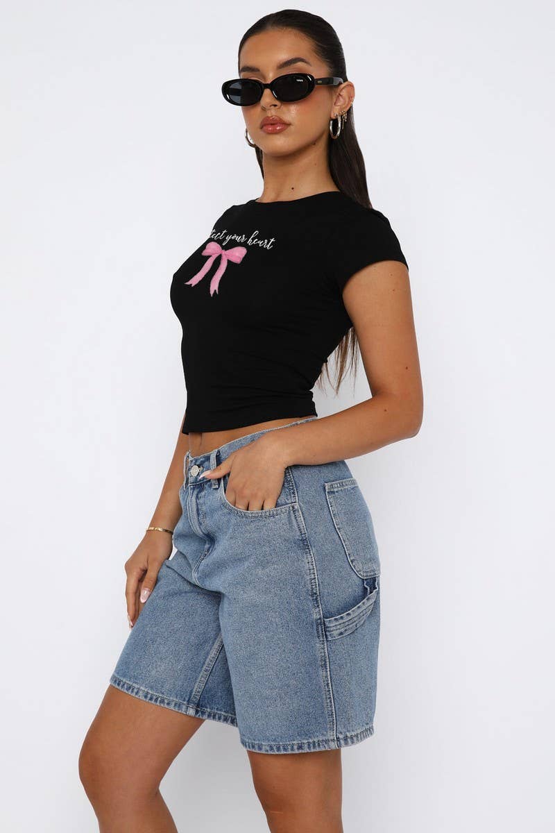 Cwtts1572_Printed Crew Neck Slim Fit Crop Top Tee