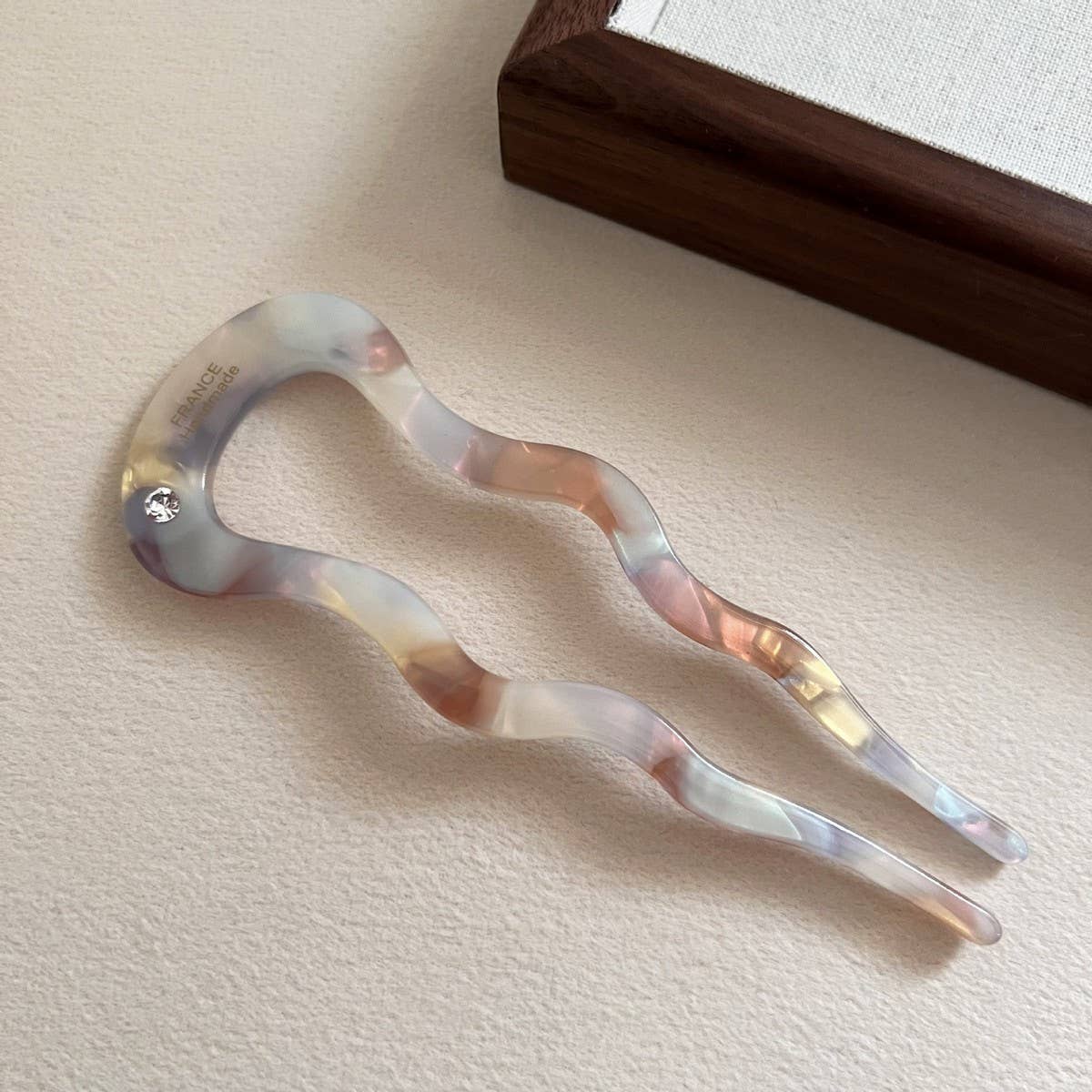 NICHE HIGH-END WAVY RETRO HAIRPIN_CWAHA2694