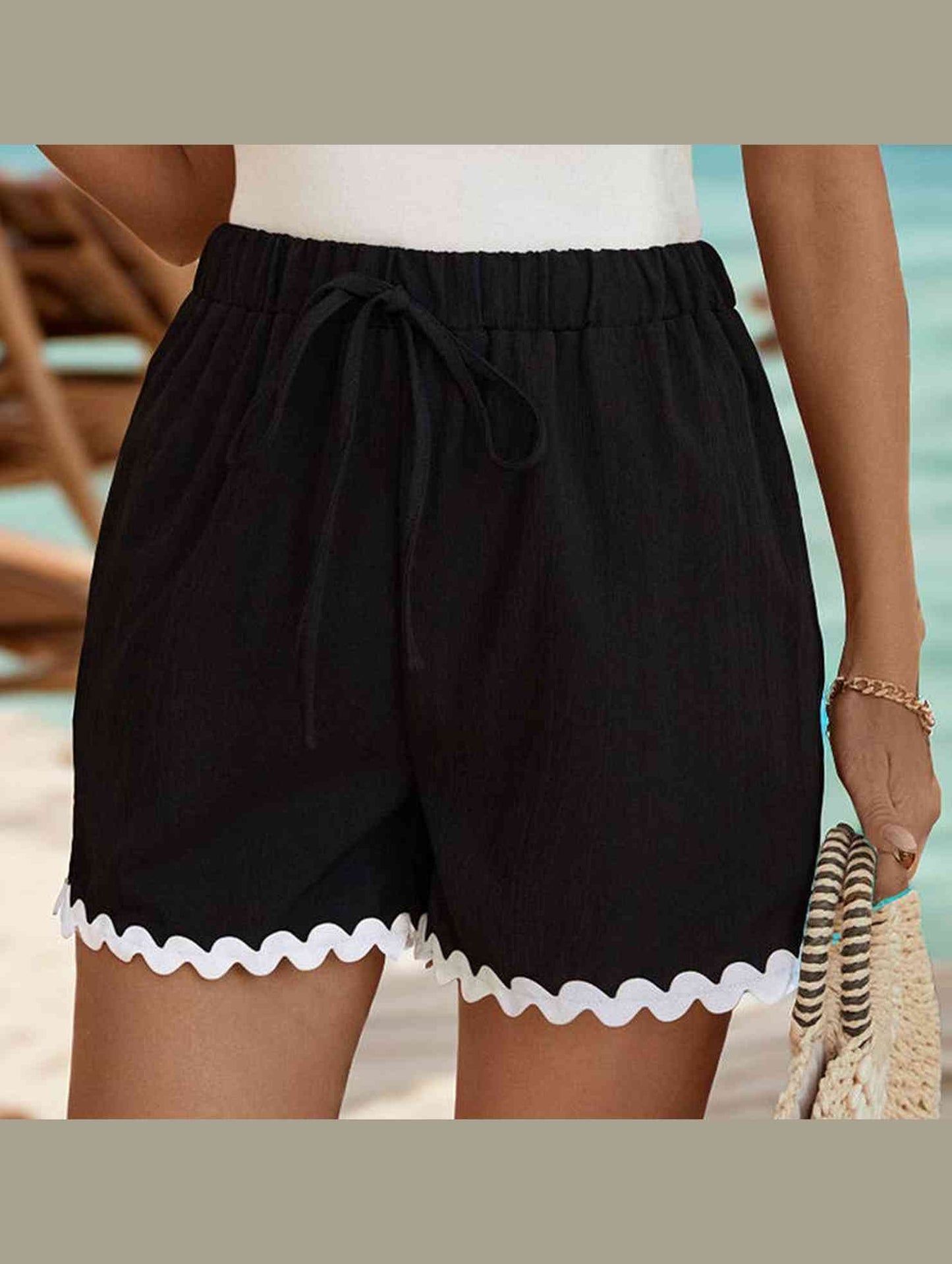 CONTRAST COLOR LACE CASUAL ELASTIC SHORTS_CWBSP0268