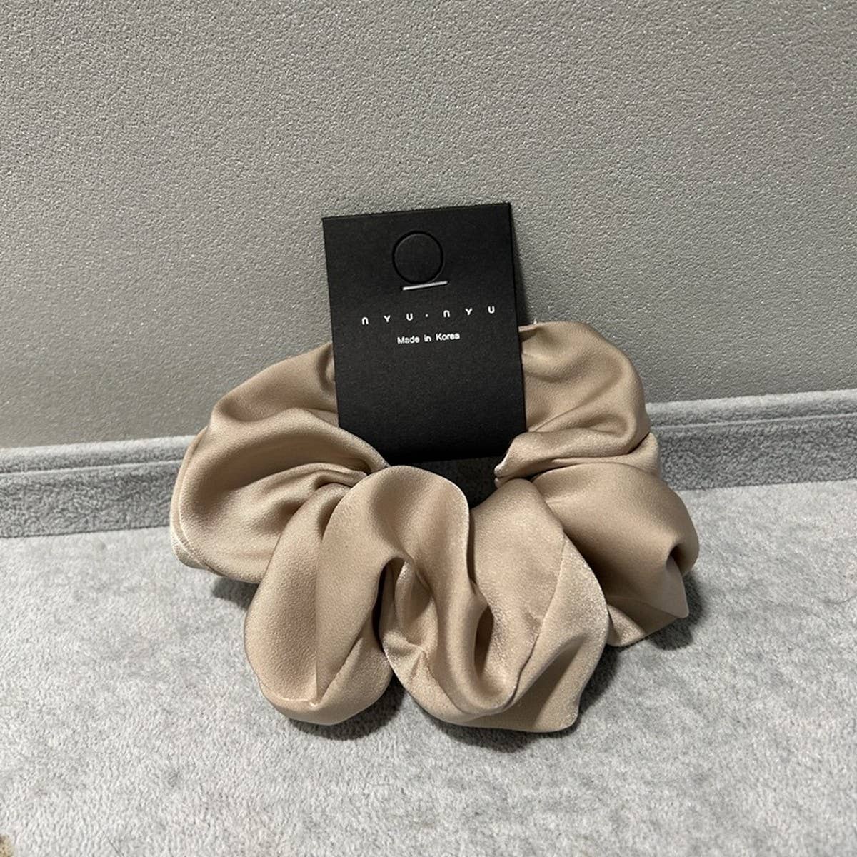 GENTLE AND ELEGANT FRENCH HAIR SCRUNCHIES_CWAHA1737