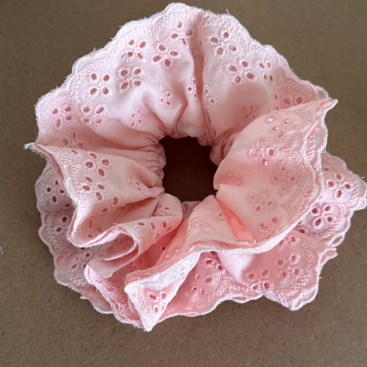 4-Layer Lace Floral Scrunchie with Strong Hold_CWAHA5520