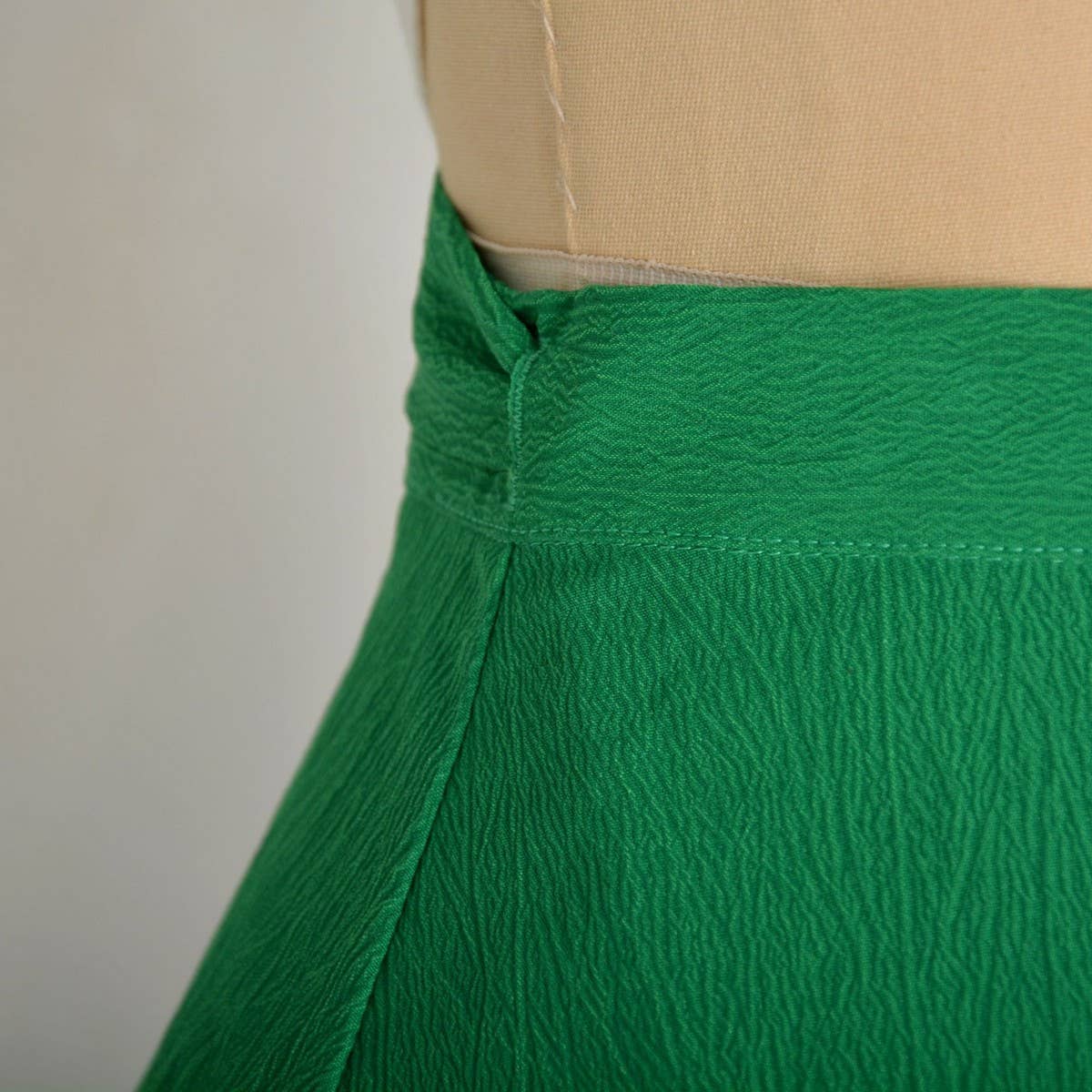 ONE-PIECE SKIRT SOLID COLOR RUFFLED SHORT SKIRT_CWAB4812