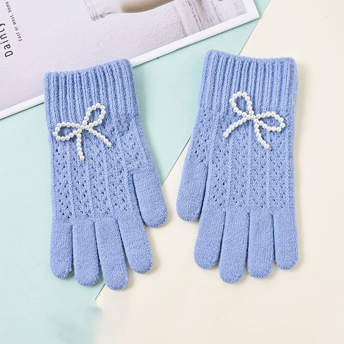 CWAG00586_WOMEN WINTER KNIT BOW PEARL TOUCHSCREEN GLOVES