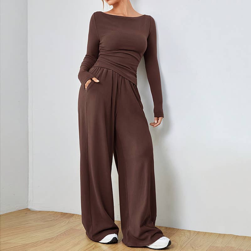 Loose-fitting top and wide-leg pants set