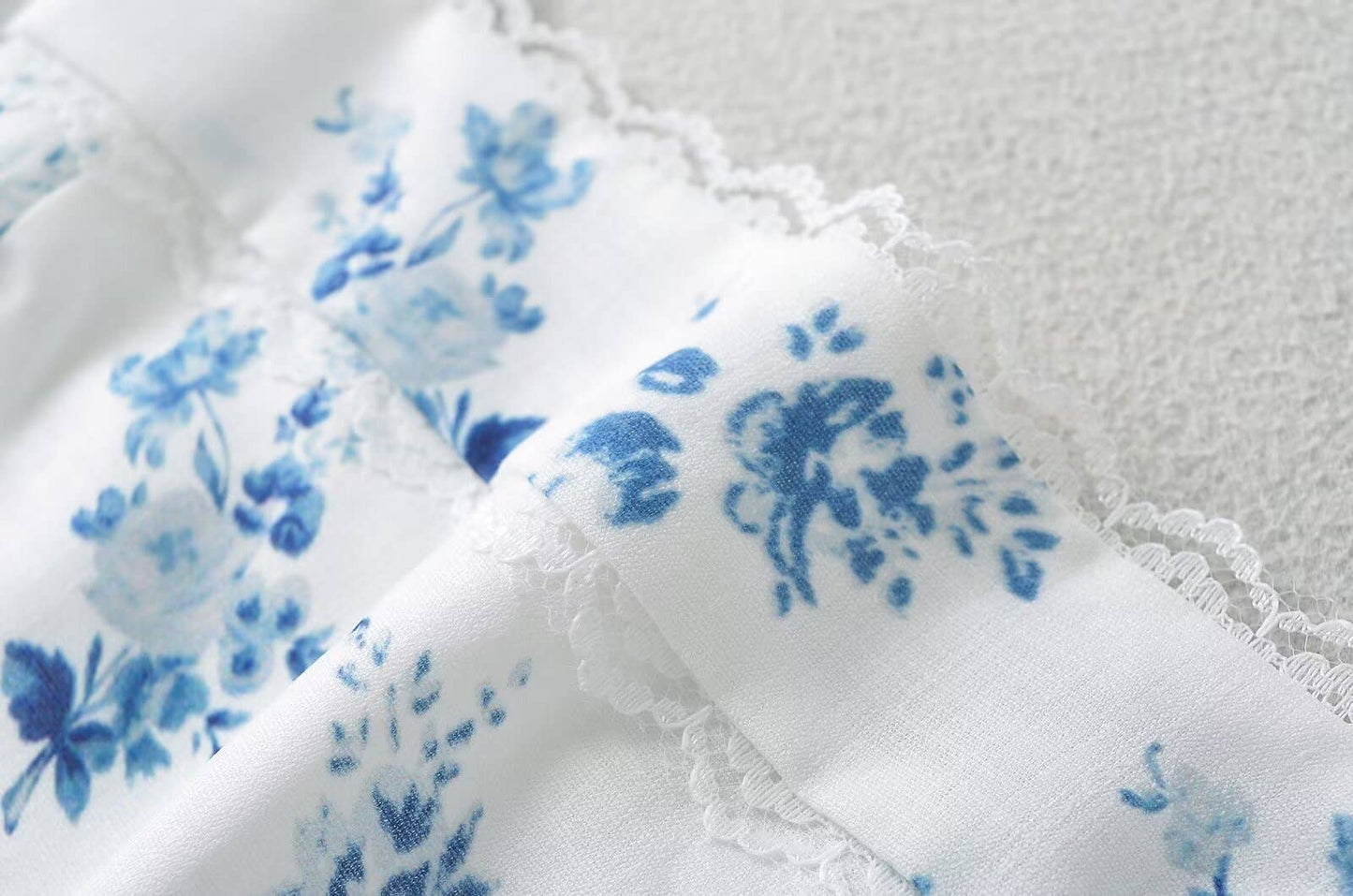 LACE-UP DRESS WITH PUFFY SLEEVES