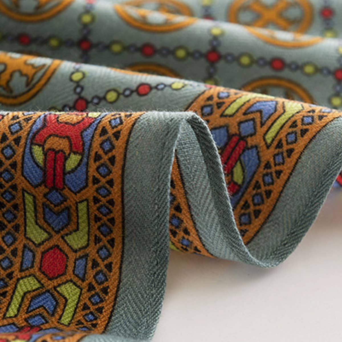 RETRO FASHION PRINTED SQUARE SCARF_CWASC0509