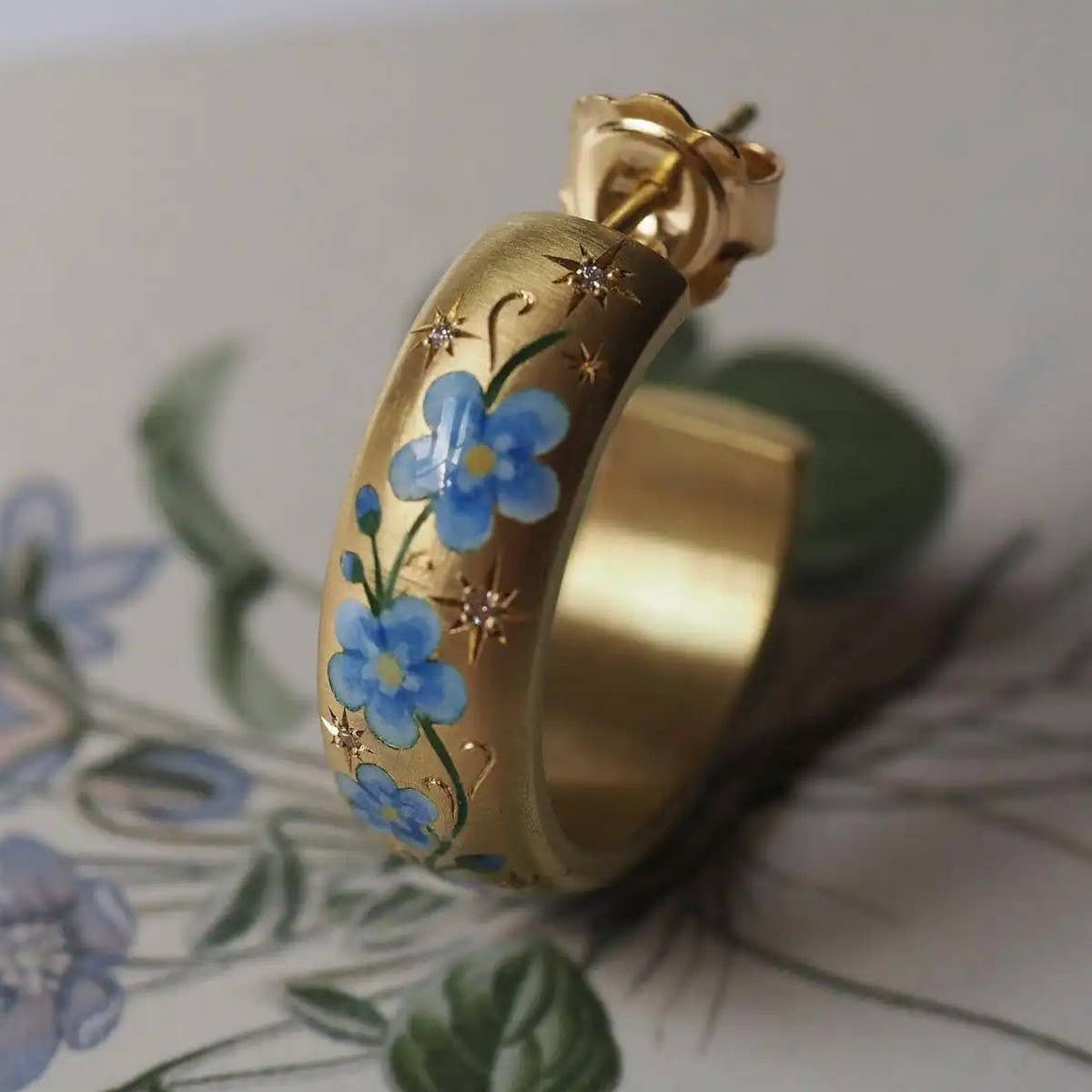 PAINTED FLOWER FLORAL ROSE C-SHAPED EARRINGS_CWAJE1620