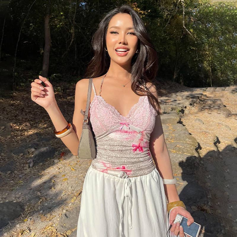 Sexy halter short lace-trimmed slimming crop top