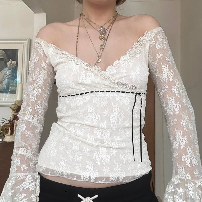 V-neck lace sexy flared sleeve crop back T-shirt