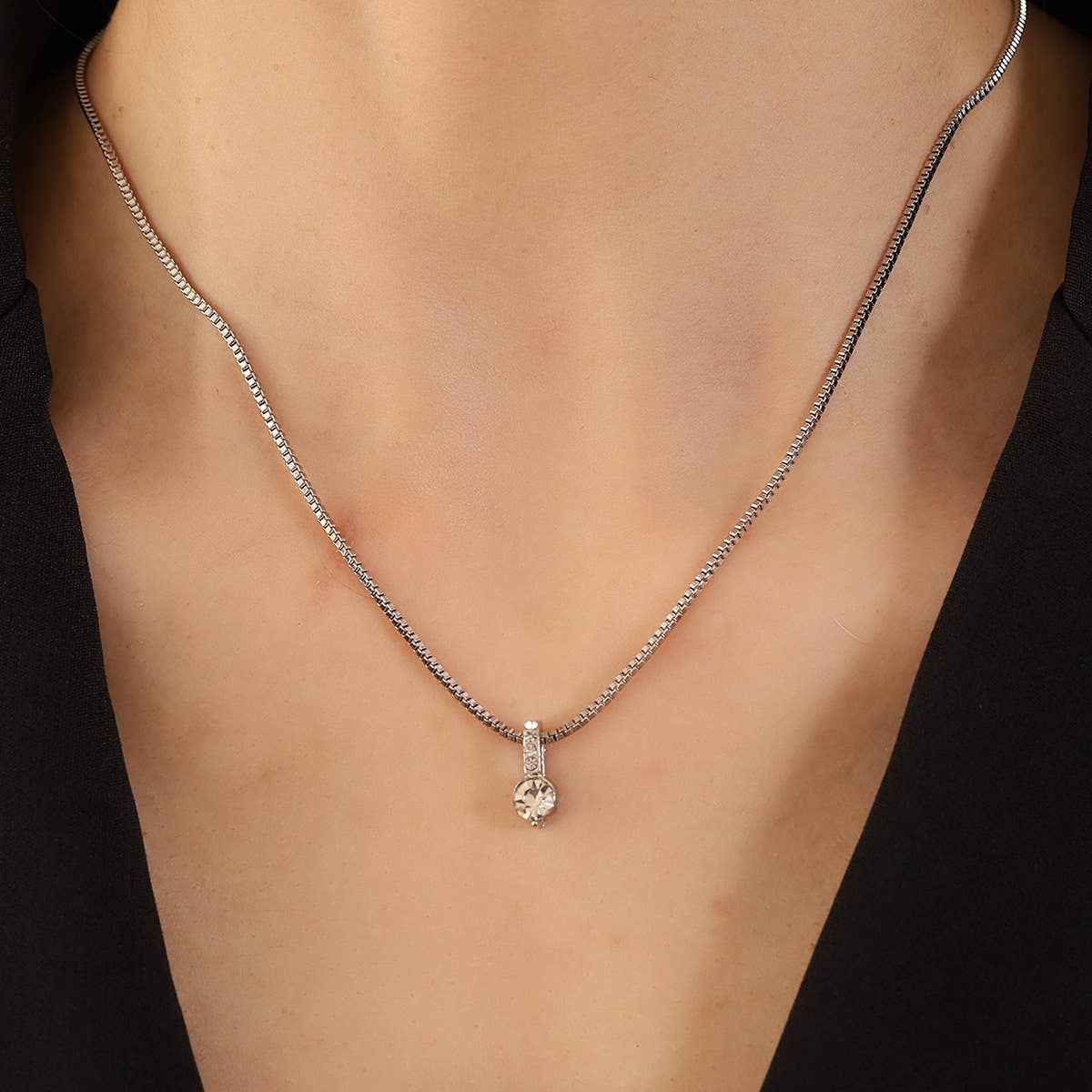 GEOMETRIC DROP NECKLACE CLAVICLE CHAIN