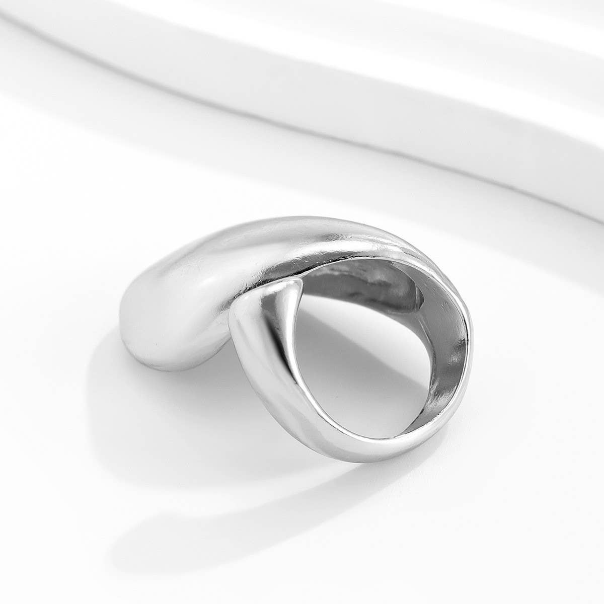 NEW EUROPEAN AND AMERICAN PERSONALIZED RINGS