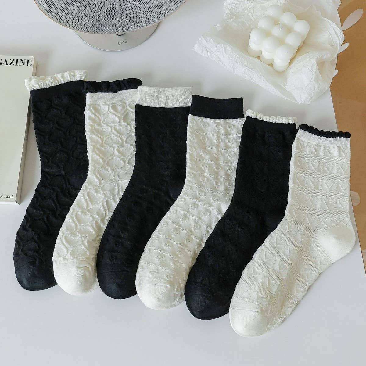 SIMPLE AND FRESH BLACK AND WHITE SOCKS FOR WOMEN