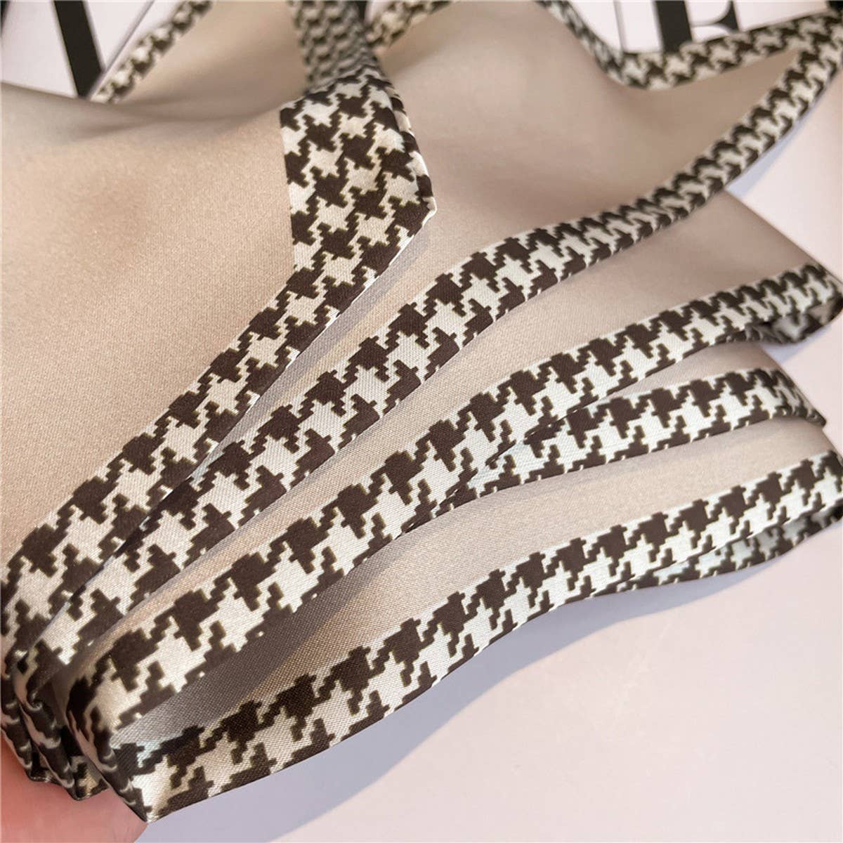 VERSATILE NARROW COMMUTER TEMPERAMENT HEAD SCARF