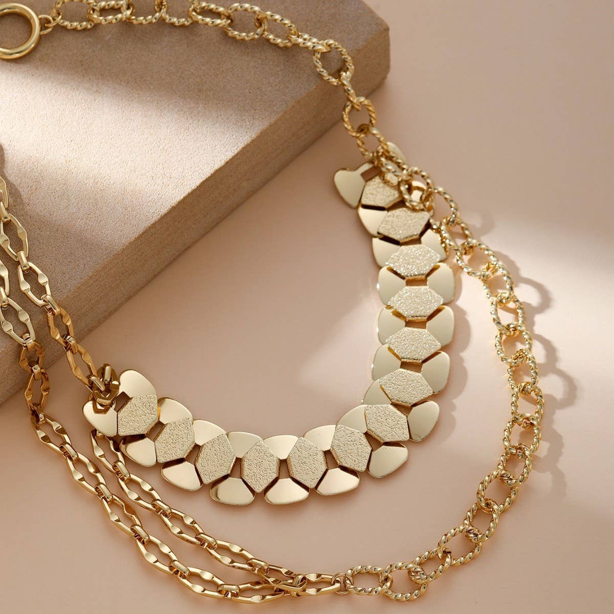 GOLD-PLATED STAINLESS STEEL NECKLACE