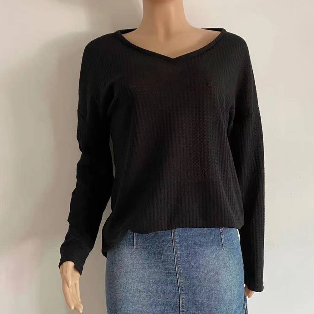 V-neck knitted long-sleeved blouse