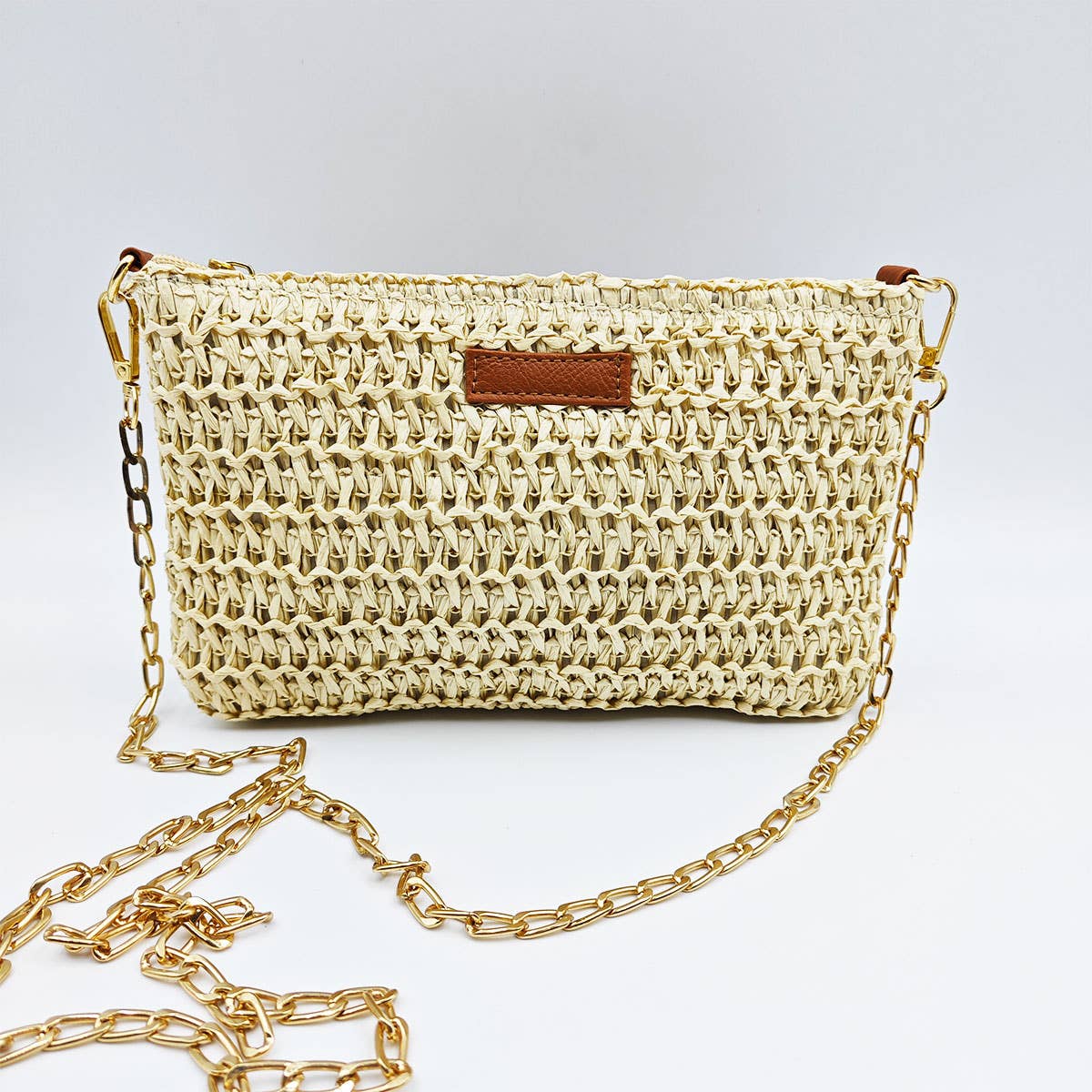 SOLID COLOR SQUARE CLUTCH WOVEN BAG_CWAB1871